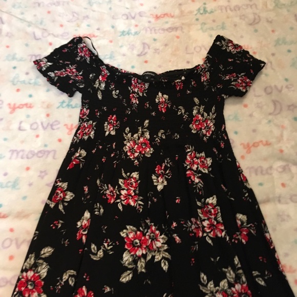 Dress - Picture 2 of 4